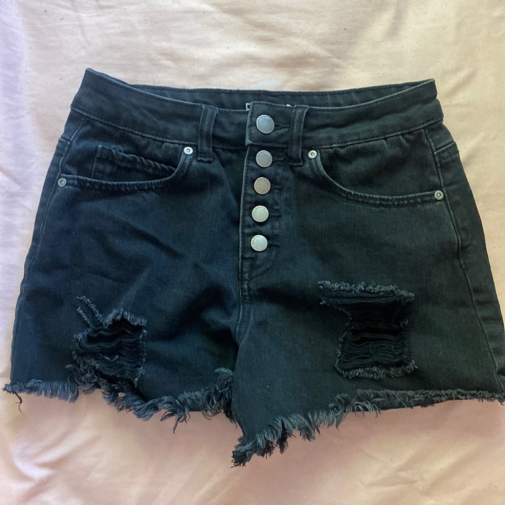 Black zumiez shorts